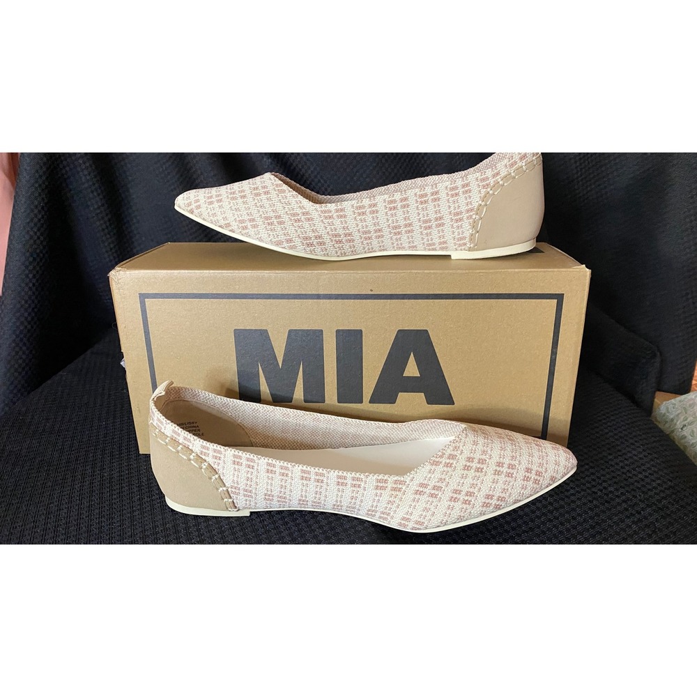 MIA Lissy Beige Sand Flyknit Pointed Toe Flats Womens Size 7 NEW